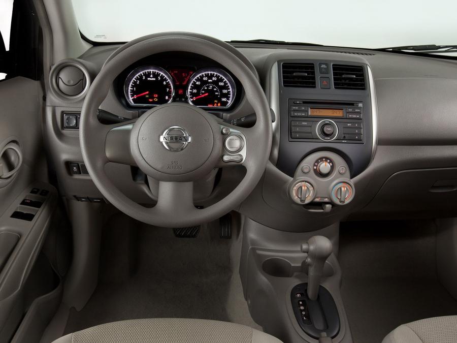  Nissan Versa 2011 года  (фото 4 из 11)